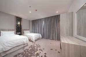 Large Twin Room | In-room safe, blackout drapes, soundproofing, iron/ironing board