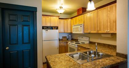 El Inn en Croftville Road Cottages # 6. En la orilla del lago superior.