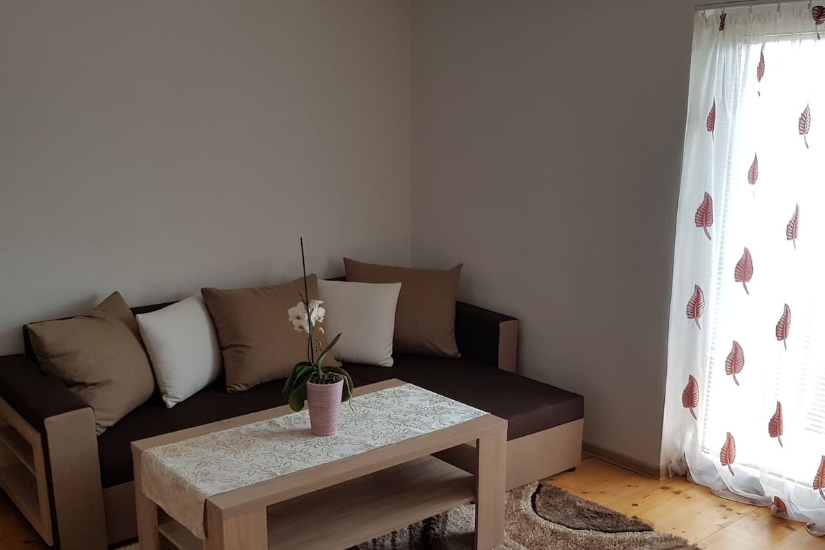 Apartment, Balcony, Hill View (2) | Living area | Flat-screen TV