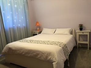3 chambres, fer et planche à repasser, Wi-Fi gratuit, draps fournis