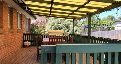 Canberra Entire House 3 Bedroom