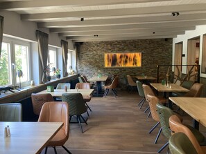 Breakfast, lunch and dinner served  - Hotel Im Tannengrund (Langelsheim)