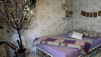 Rollaway beds, free WiFi