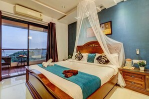 Classic Double Room | In-room safe - Mahinder Inn By Sapphire Stays (Mahabaleshwar)