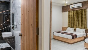 Premium Room | Desk, soundproofing - Meridian Hotel & Banquet (Surat)