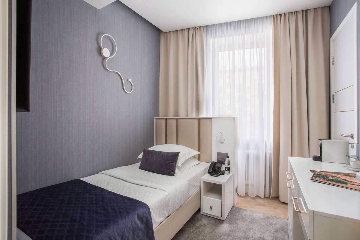 Premium bedding, Select Comfort beds, in-room safe, desk