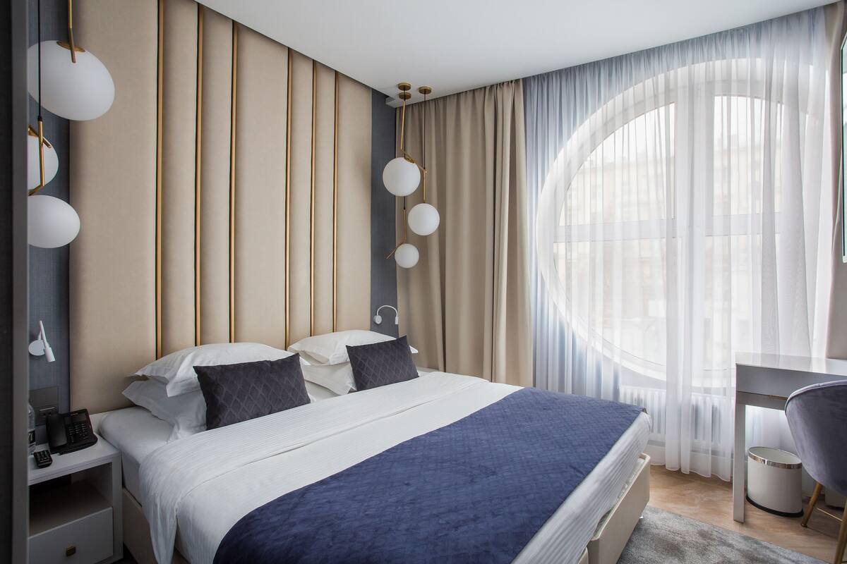 Premium bedding, Select Comfort beds, in-room safe, desk