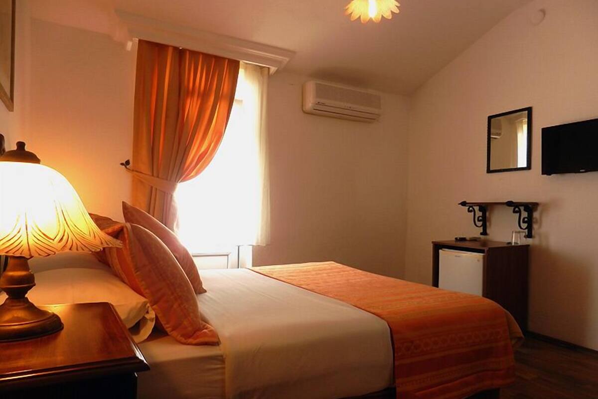 Standard Double Room | Free WiFi