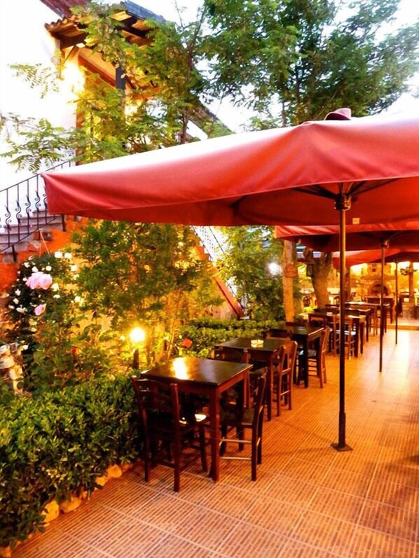 Property grounds - Ege Otel Bozcaada (Bozcaada)