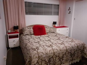 1 Schlafzimmer, Bügeleisen/Bügelbrett, kostenloses WLAN, Bettwäsche
