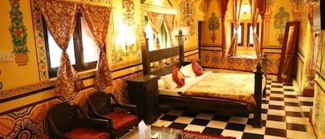 Estudi en suite | 1 dormitori, decoració individual i mobiliari individual