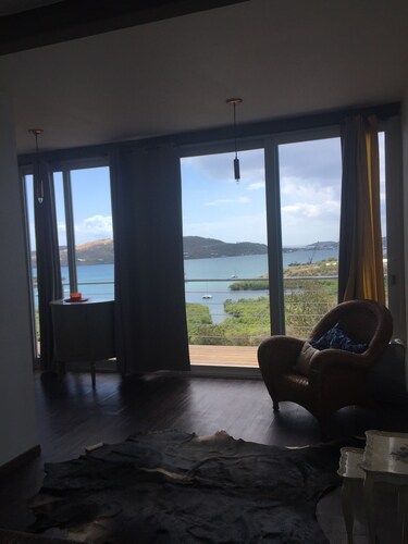 Unique Ocean View Cottage avec Eco-Friendly Feautres.