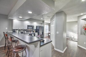 Fridge, microwave, stovetop, dishwasher