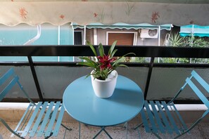 City Apartment, 1 Queen Bed with Sofa bed, Balcony, City View | Terrace/patio - Best House Larisis Metro Athens (Athens)