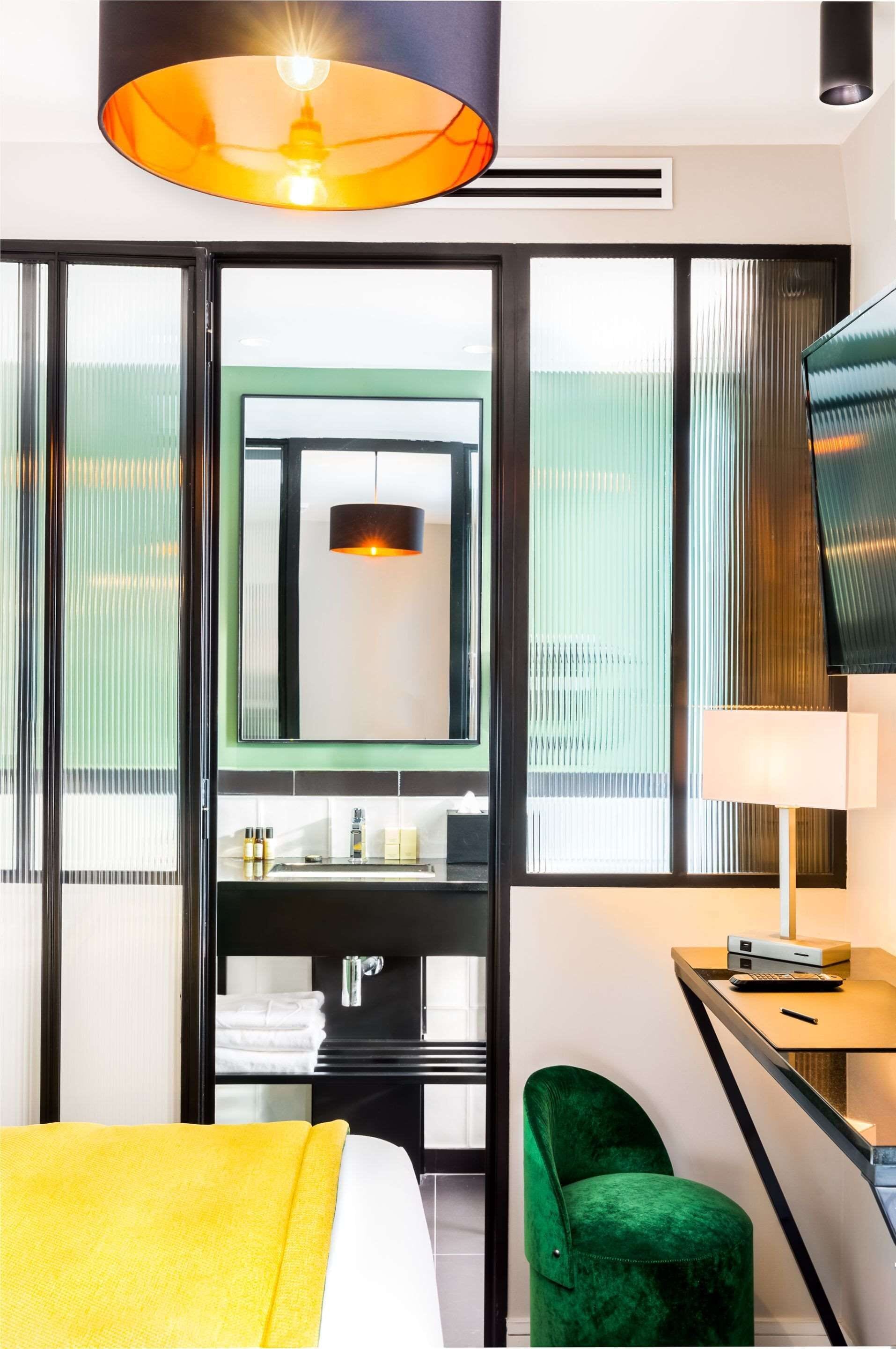 Select Comfort beds, minibar, desk, soundproofing