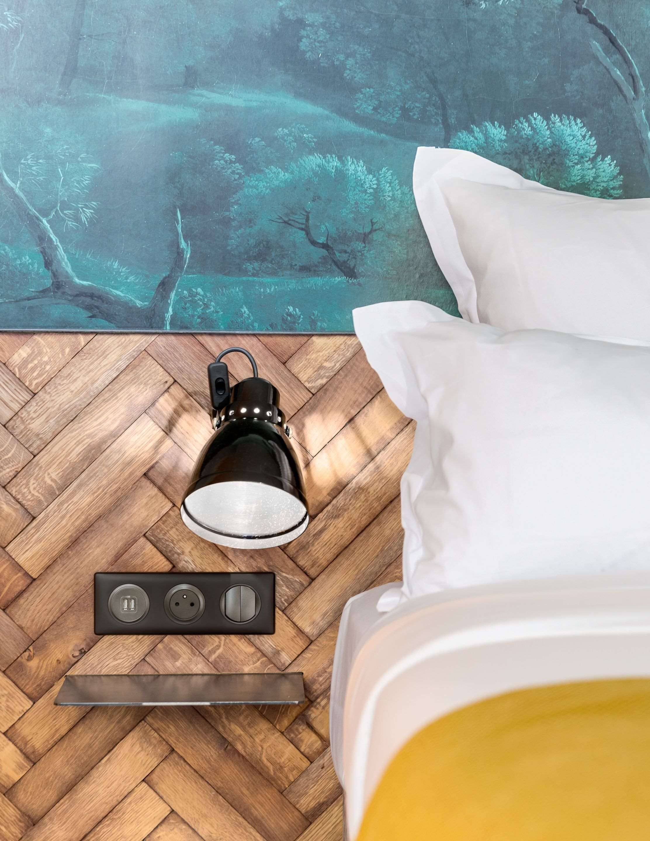 select comfort beds, minibar, desk, soundproofing