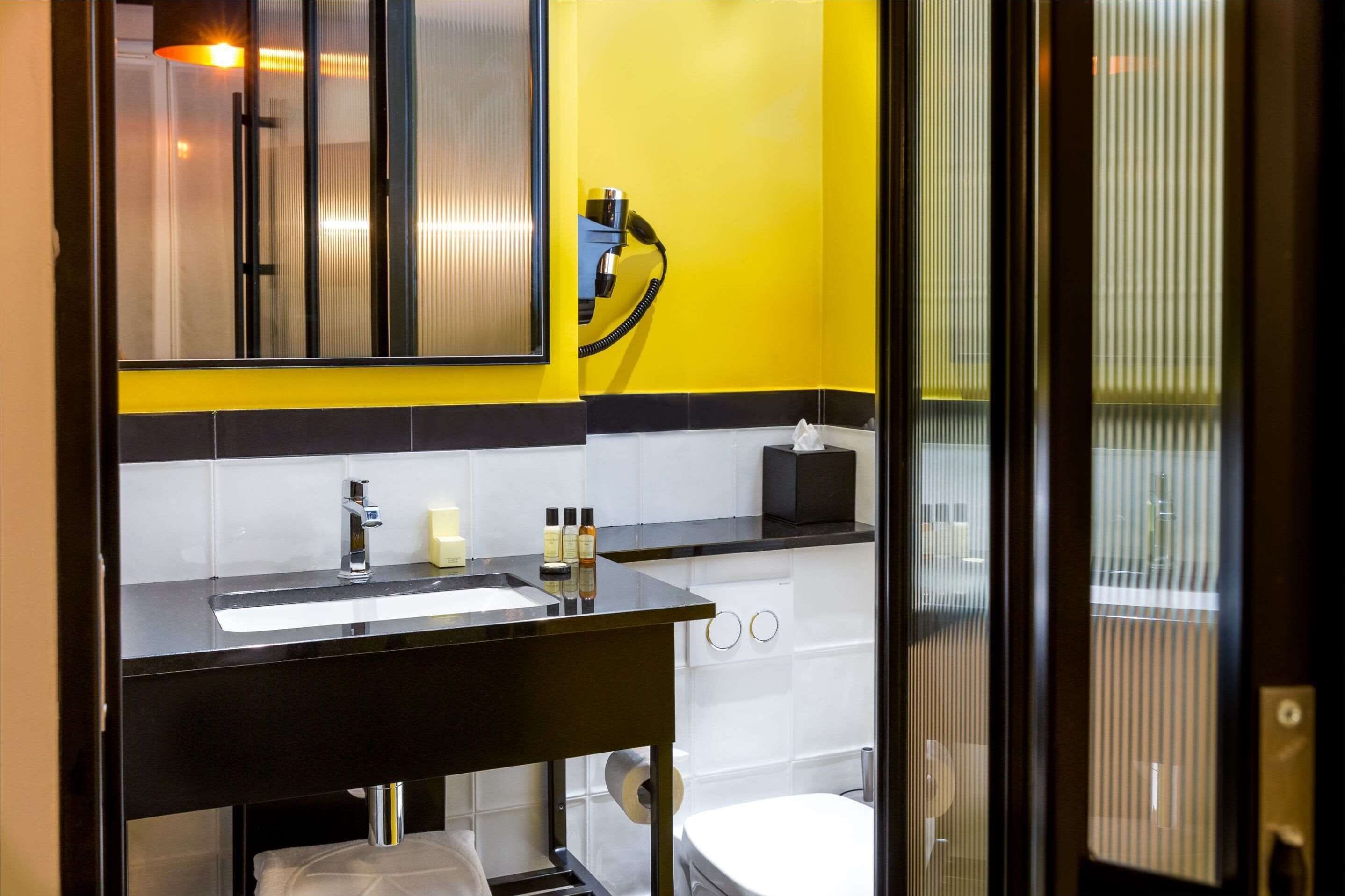 select comfort beds, minibar, desk, soundproofing