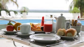 Free daily buffet breakfast