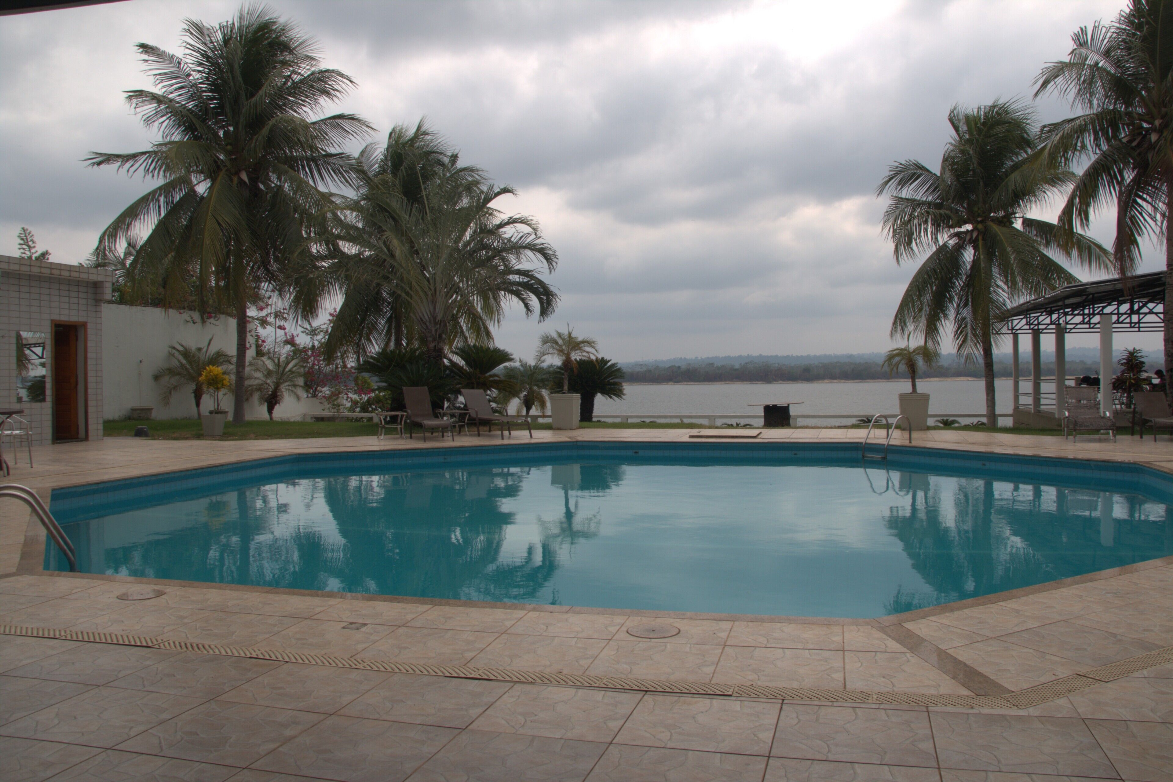 TV de tela plana 32 polegadas com canais a cabo, TV