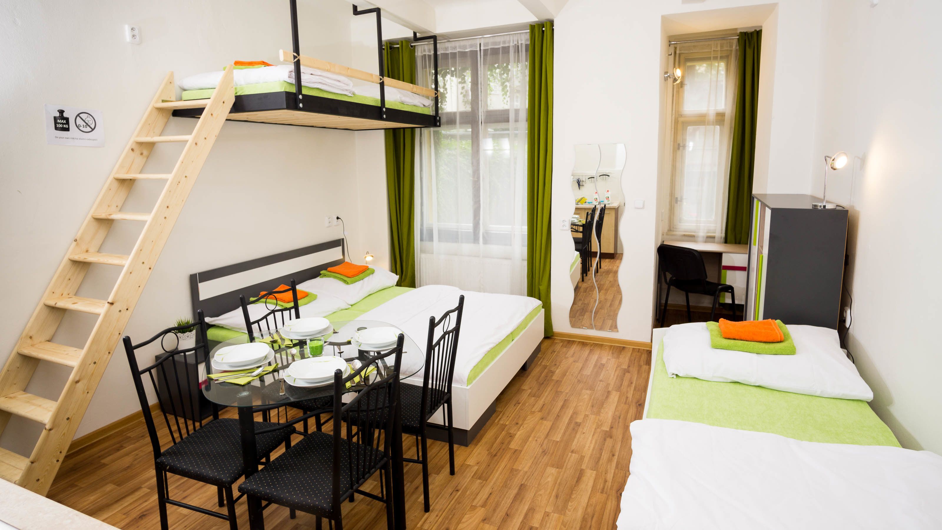 Flying Bed Apartment close to Castle