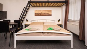 Classic Studio, Garden View | Desk, laptop workspace, blackout curtains, iron/ironing board - Flying Bed Apartment close to Castle (Prague)