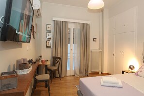 Apartment | Iron/ironing board, free WiFi, bed sheets - Your address in Koukaki (Athens)