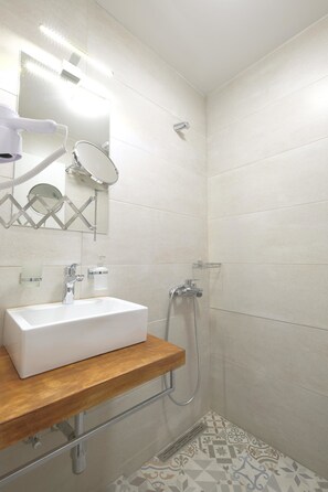 Double Room, Balcony | Bathroom | Shower, free toiletries, hair dryer, slippers