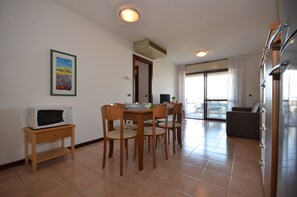 Appartement Duplex, 3 chambres (D1-6) | Restauration dans la chambre