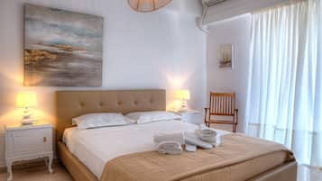 City Apartment, 3 Bedrooms | Blackout drapes, soundproofing, iron/ironing board, free WiFi