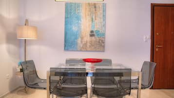 Appartement Ville, 3 chambres | Restauration dans la chambre