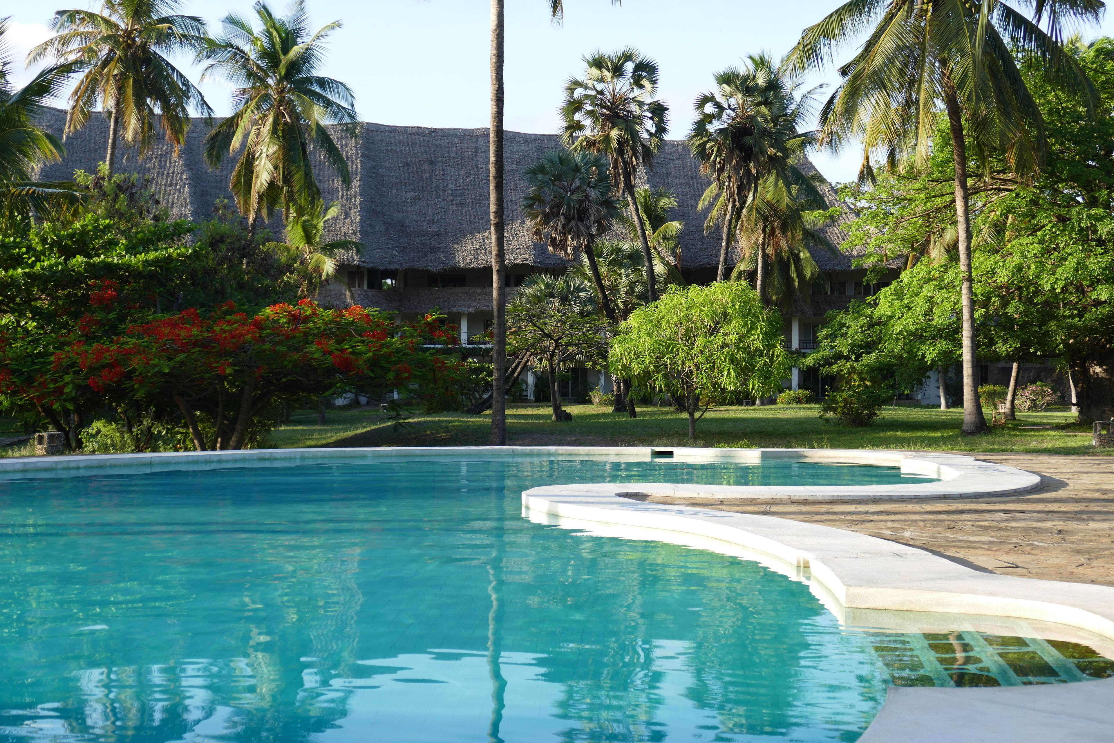 2 piscinas al aire libre