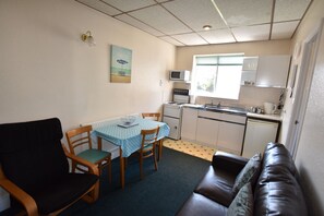 Coffee/tea maker - Brialene Holiday Apartments (Scarborough)