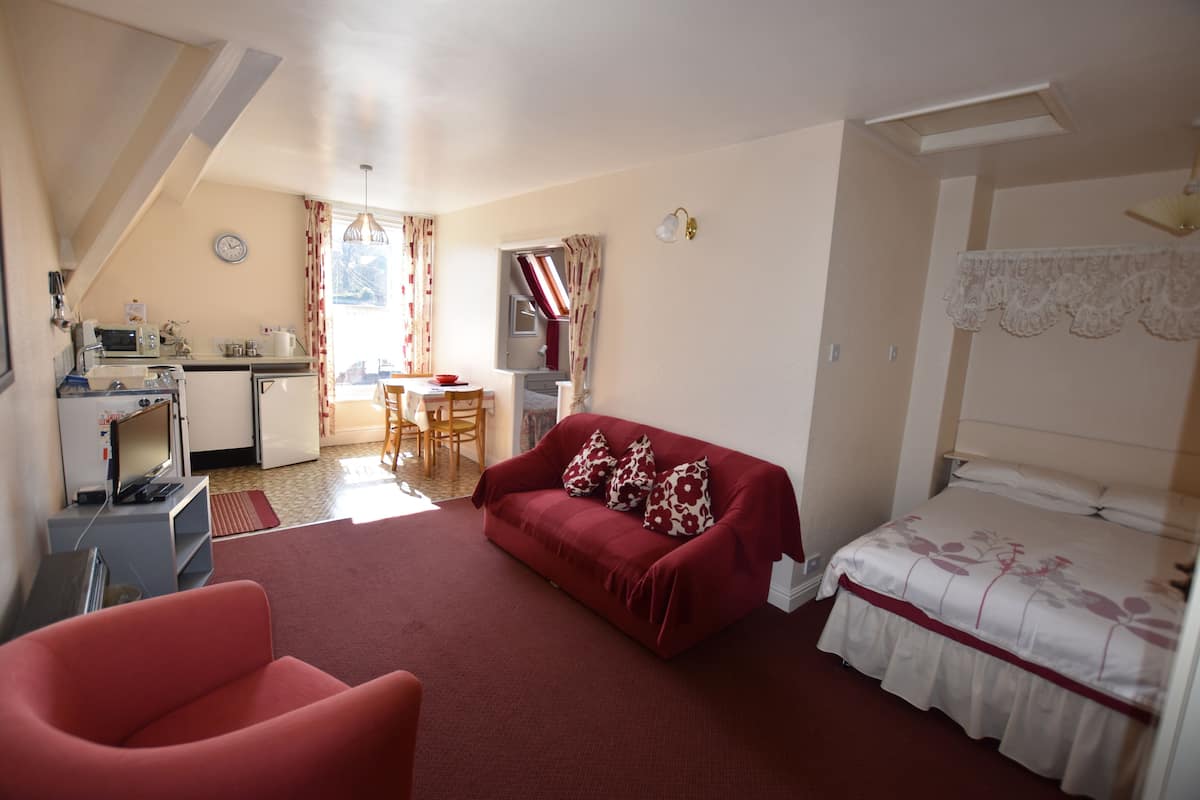 iron/ironing board, bed sheets