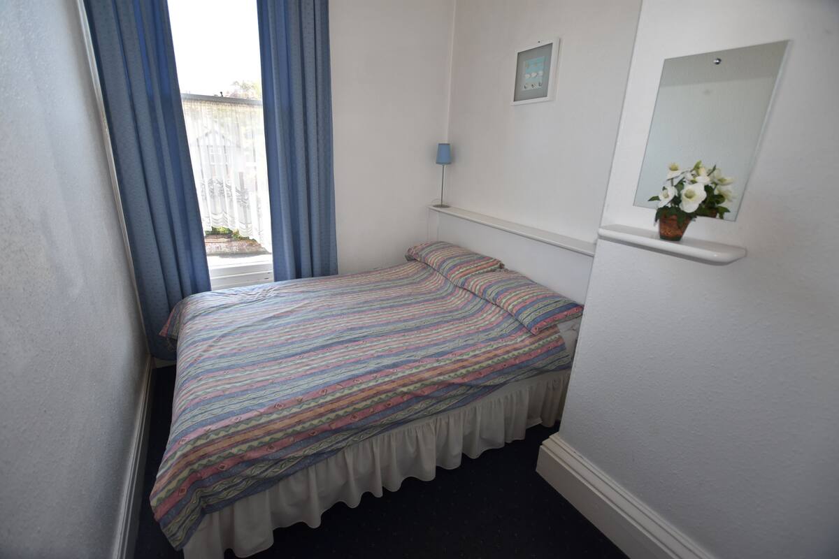 quadruple room, 1 bedroom, private bathroom | iron/ironing board, bed sheets