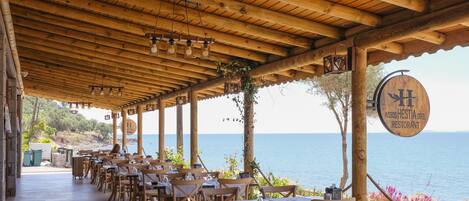 Frühstück, Mittagessen, türkische Küche, Blick auf den Strand