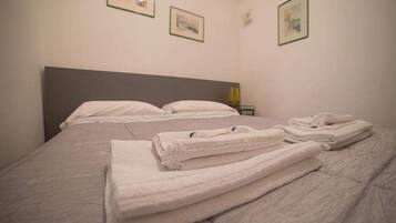 Camera doppia | Una scrivania, letti aggiuntivi (a pagamento)