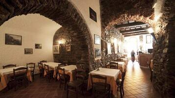 Tägliches inbegriffenes einheimisches Frühstück