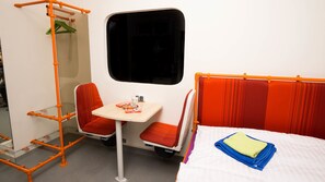 デザイン ダブルルーム | 客室ごとに異なる装飾、デスク、ノートパソコン用作業スペース、遮光カーテン