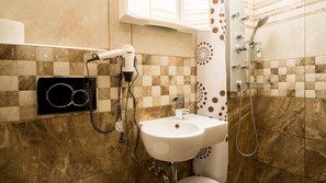 Individually decorated, desk, laptop workspace, blackout drapes - METRO Apartment (Prague)
