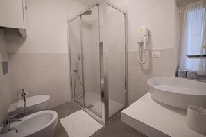 Double Room | Bathroom