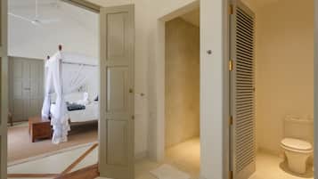 Shower, free toiletries, bathrobes, slippers