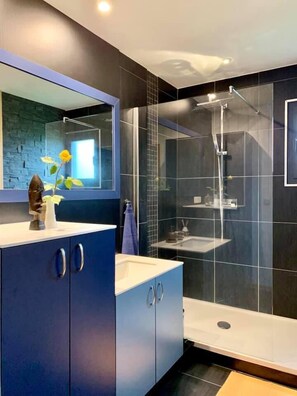 Superior-Suite, Poolblick | Badezimmer