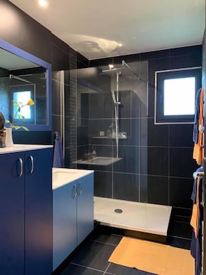 Superior-Suite, Poolblick | Badezimmer