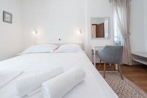 2 habitaciones, tabla de planchar con plancha, wifi y ropa de cama 