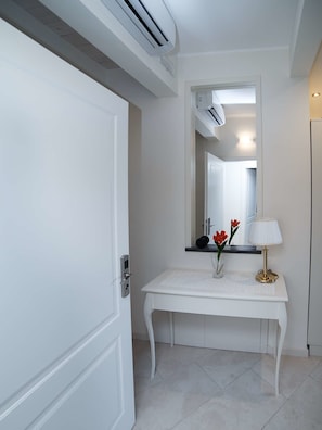 Chambre quadruple, balcon | Commodité de la chambre