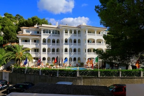 Front of property - Atalaya Bosque Apartamentos (Calvia)