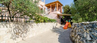 Apartments Donita - Comfort Two Bedroom Apartment with Balcony and Sea View