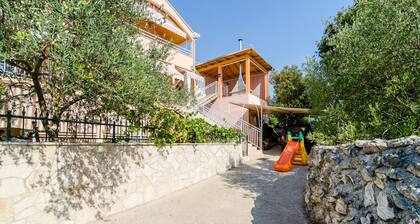 Apartments Donita - Comfort Two Bedroom Apartment with Balcony and Sea View