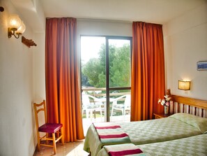 1 bedroom, in-room safe, blackout curtains, free WiFi - Bonaire Paguera (Calvia)