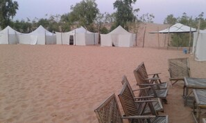 Breakfast, lunch, dinner served; local cuisine  - Oasis Du Désert (Lompoul)